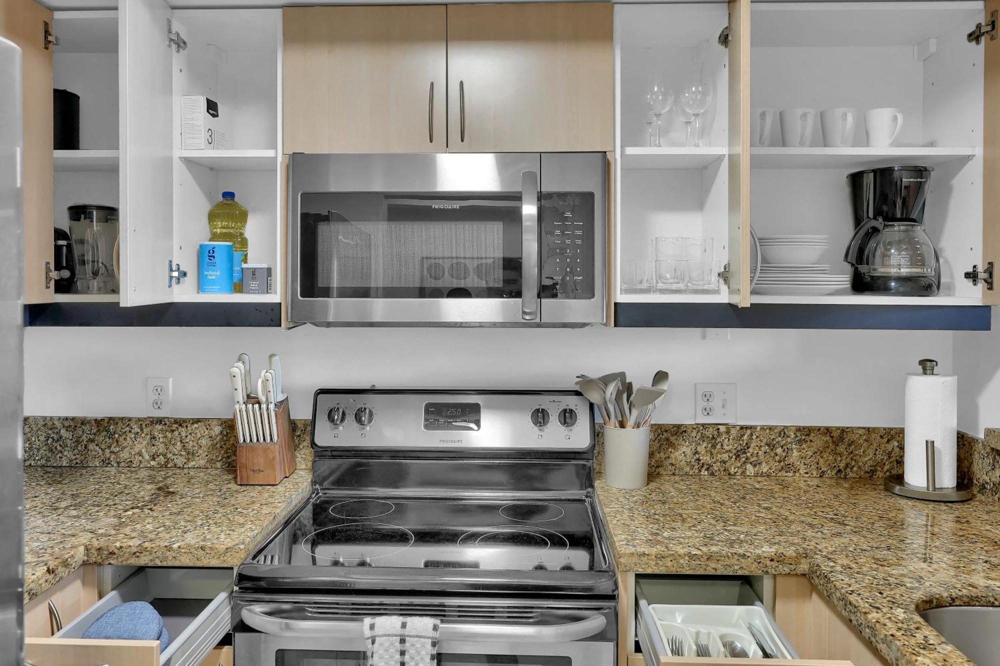 Serene Cozy Retreat With Balcony Free Parking Miami