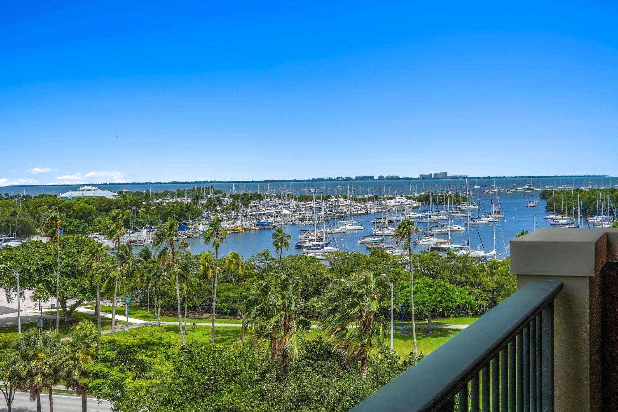 Serene Cozy Retreat With Balcony Free Parking Aparthotel *