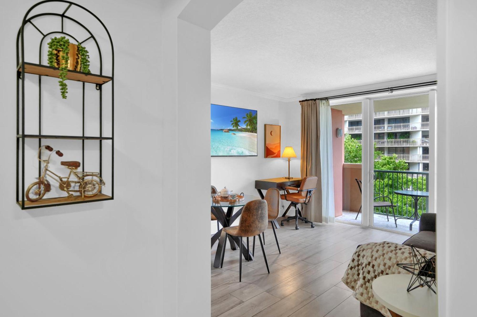 Serene Cozy Retreat With Balcony Free Parking Miami